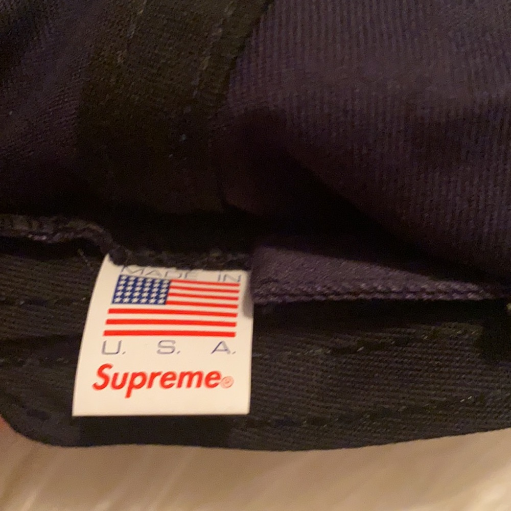 Supreme Embossed Logo 6-panel cap - Picture 6 of 6